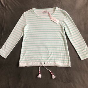 Vineyard Vines coastal stripe top.